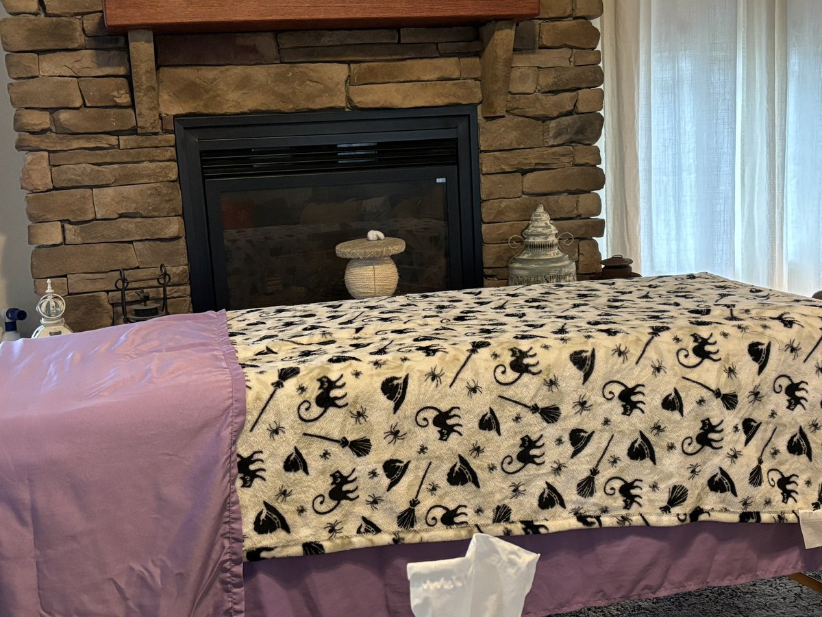 e_danielle20's tweet photo. Little humor with my choice of blanket for this mornings Reiki session. #notwitchcraft #Reiki #rootedinfaith https://t.co/SQV8BUt4JL