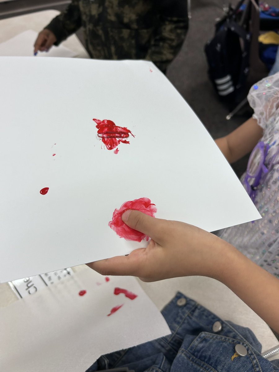 MissJJLopez's tweet photo. STEM day in Kindergarten! Students use paper clips and a manegtic wand to decorate their artwork for Mother’s Day. 

@hearnehusky https://t.co/rhOIvF9Qsq