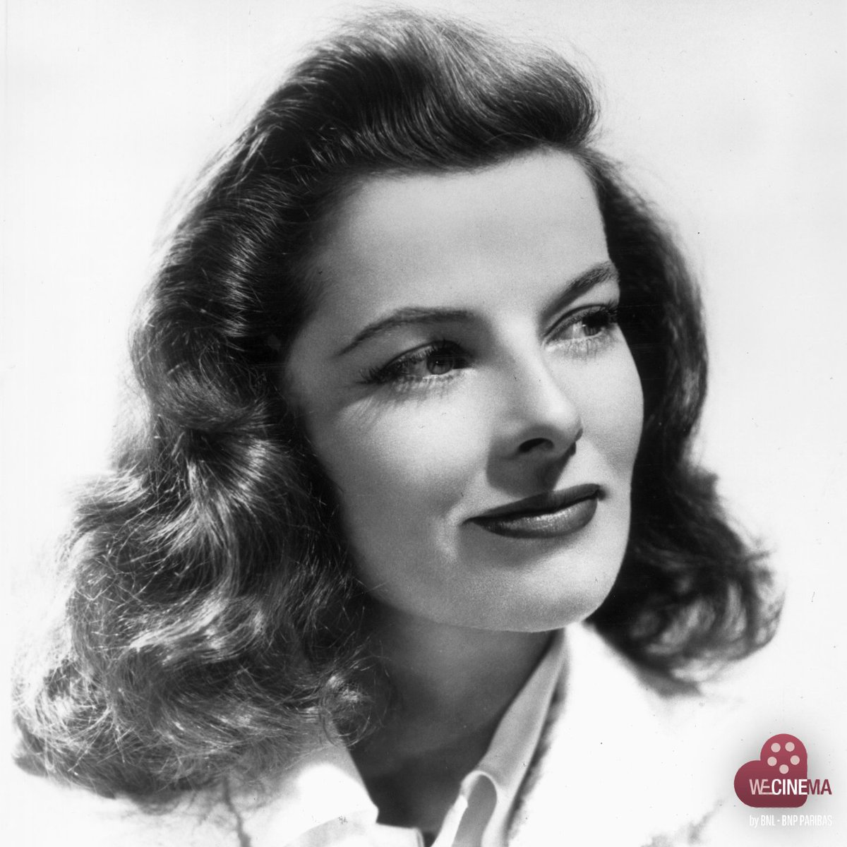 Ricordiamo nel giorno della sua nascita una delle dive più eleganti e amate della vecchia Hollywood. È #KatharineHepburn, 4 premi #Oscar e una carriera stellare che vanta titoli, come “Susanna!” e “Scandalo a Filadelfia”, ormai parte della storia del cinema. #welovecinemait