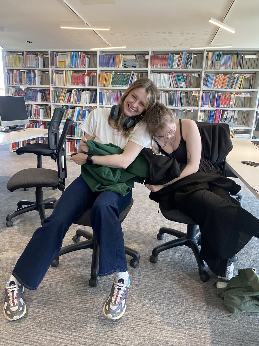 Miss Everitt tweet media