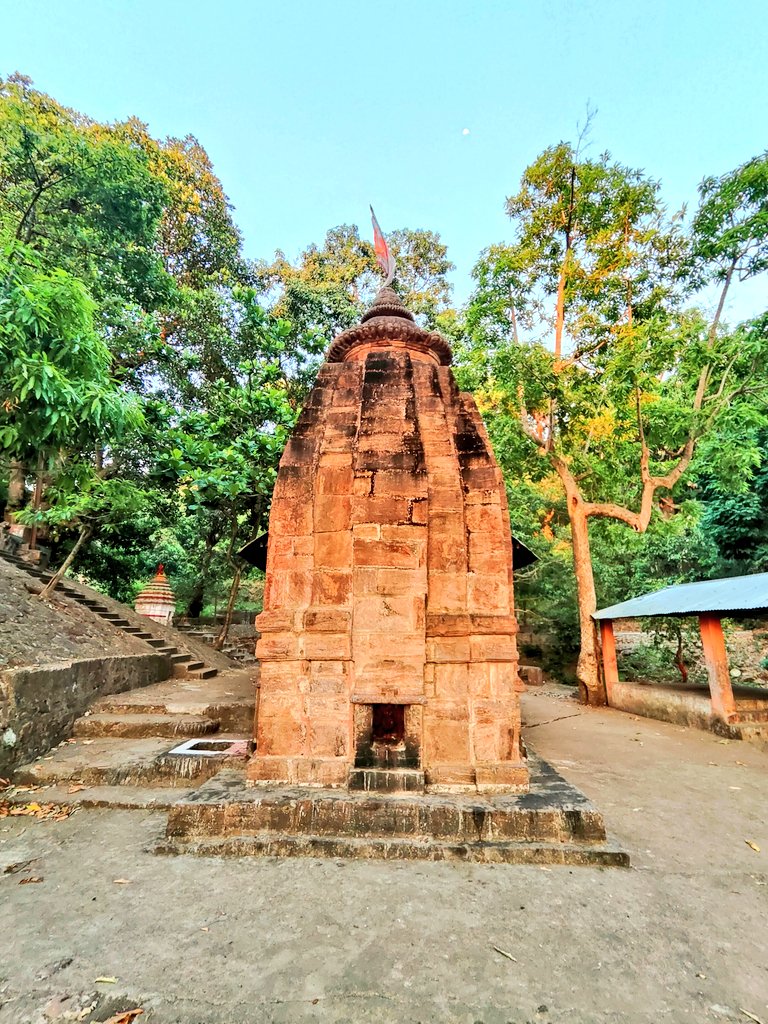 Beautiful Gangadhar-swamy temple, Buddha-khol hills near Buguda, Ganjam, Odisha. Built in the early 18th century by Bhanja rulers of Ghumusar (Locally believed to be built by Gajapati Mukundadeb). Rekha Viman.