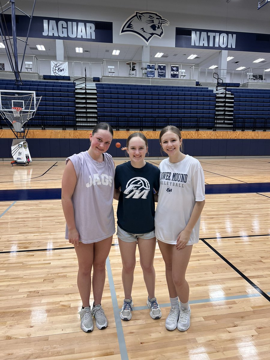 The most dangerous predator is a hungry one! @fmjagsvb was working with DESIRE in Week 8! Can’t wait to finish strong next week! S/o to our ⭐️’s of the Week, Ella, Aubrey and Mallory for leading the way! #FaMily