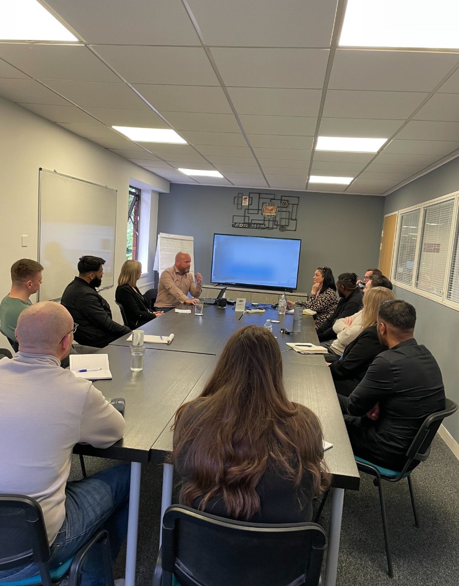 Last week, we welcomed one of our specialist vehicle insurers for a meeting with our advisors around #ClaimsInflation. This has been a hot topic in the insurance world for recent months, and it was great to get insights from them on how claims inflation is impacting #premiums.
