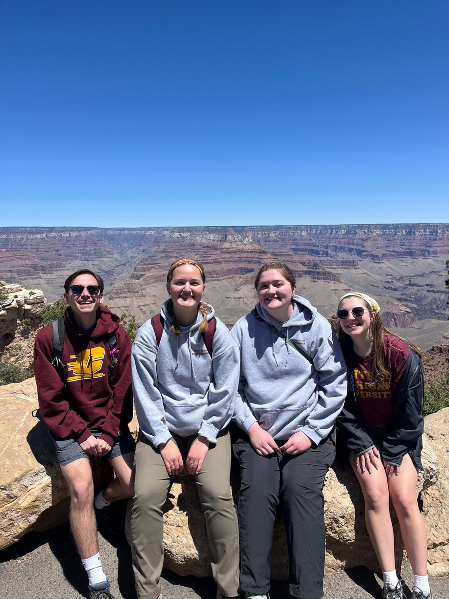 SPSJPS student assistants stopped to take a picture on the South Rim of the Grand Canyon National Park during their Alternative Break trip. 🔥⬆️

#volunteer #LifeatCentral #Fireup