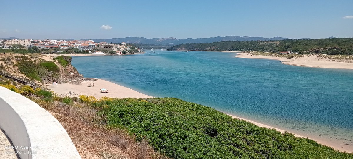 Os turistas vieram mais cedo. 😊☀️🏄