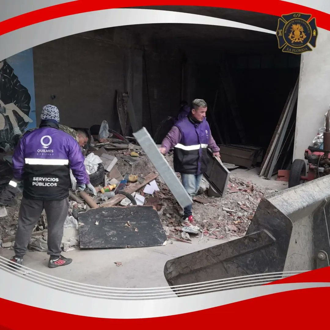 bvlaflorida's tweet photo. Durante la mañana de hoy, el Director de dicha Base Guillermo Arriolla, junto su equipo y maquinaria nos brindaron la especial colaboración para la extracción de material en desuso y escombros generados por las obras en la Institución, muchísimas gracias por la dedicada atención. https://t.co/uvv62V67Jj