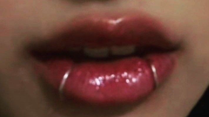 ㅤ

            𝝑𝝔   ———   sns    update    🩰       
           good               evening               ᡣ𐭩
           going to a party tonight 🎀

͏͏