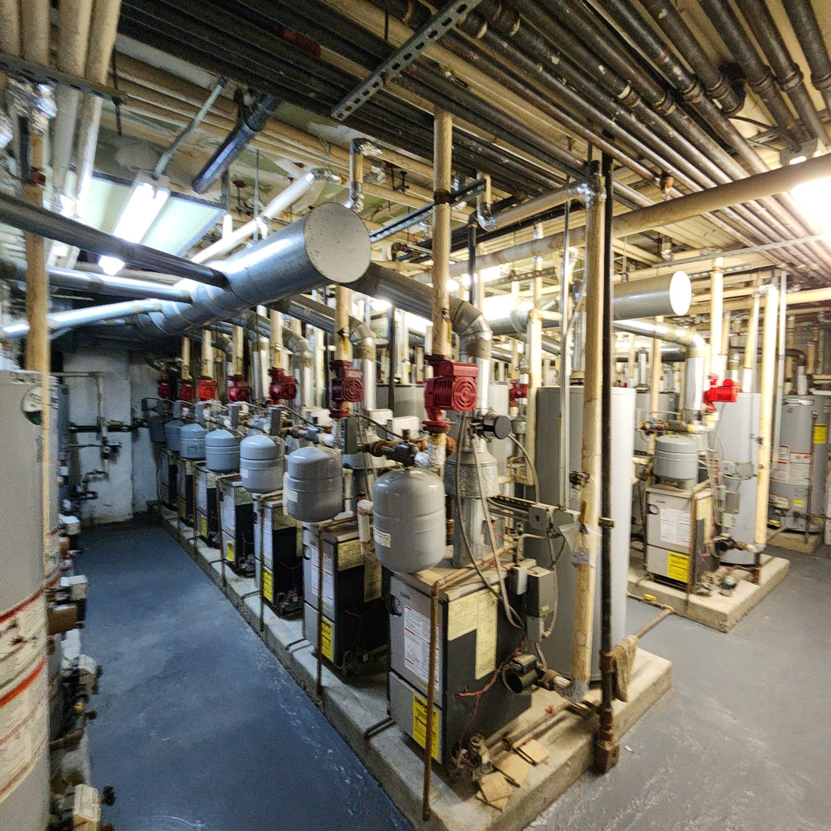 SFEngineer79242's tweet photo. 📋 On May 8, 2024, our team conducted a Local Law 97 &amp; 88 compliance inspection at 598 President Street in Brooklyn!

#LocalLaw97 #LL97 #LL88 #LocalLawCompliance https://t.co/2u9YQbFs0n