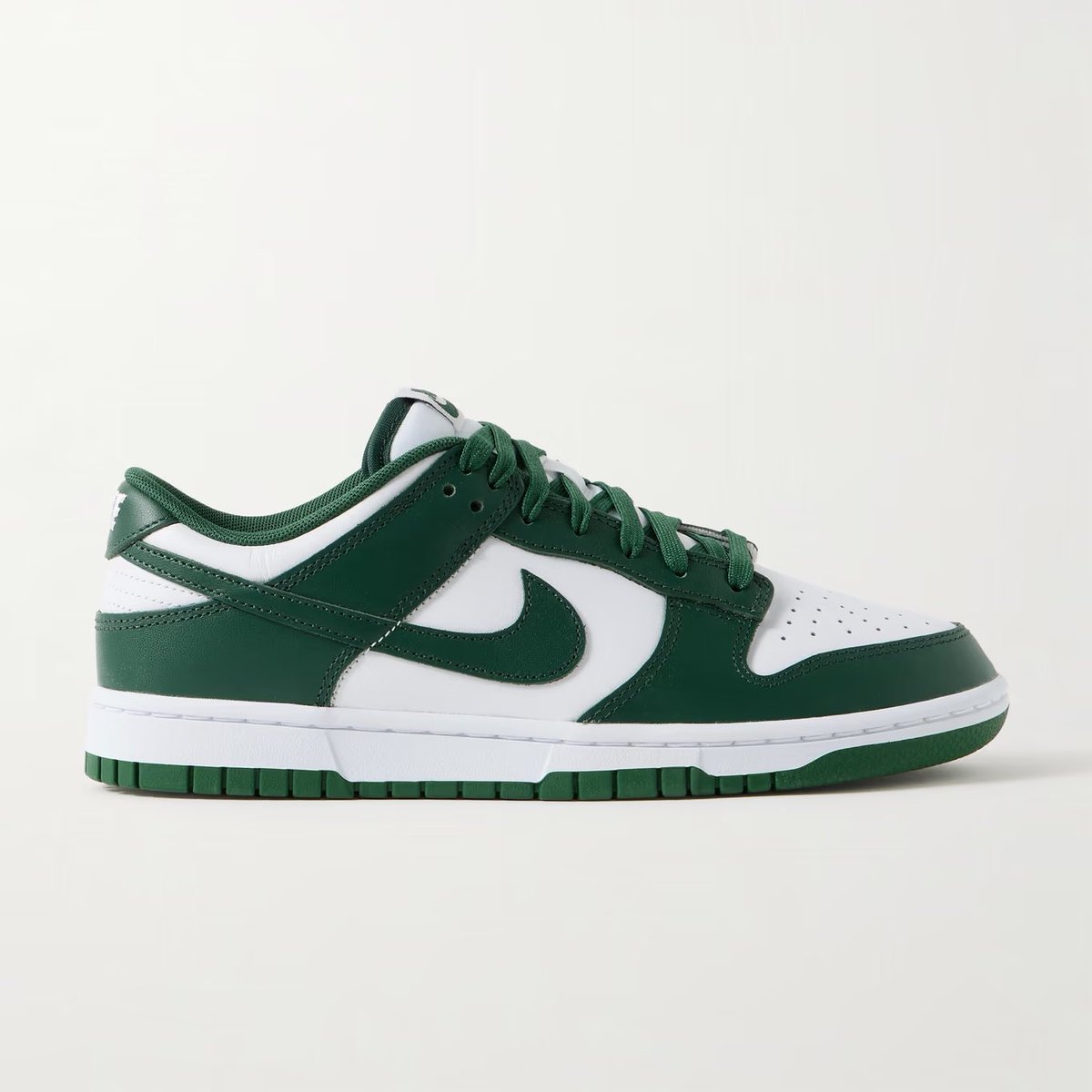 SnkrsStock's tweet photo. Releasing today on SNKRS in 20 mins 
Nike Dunk Low 'Michigan State' https://t.co/jTU7yHeAFu