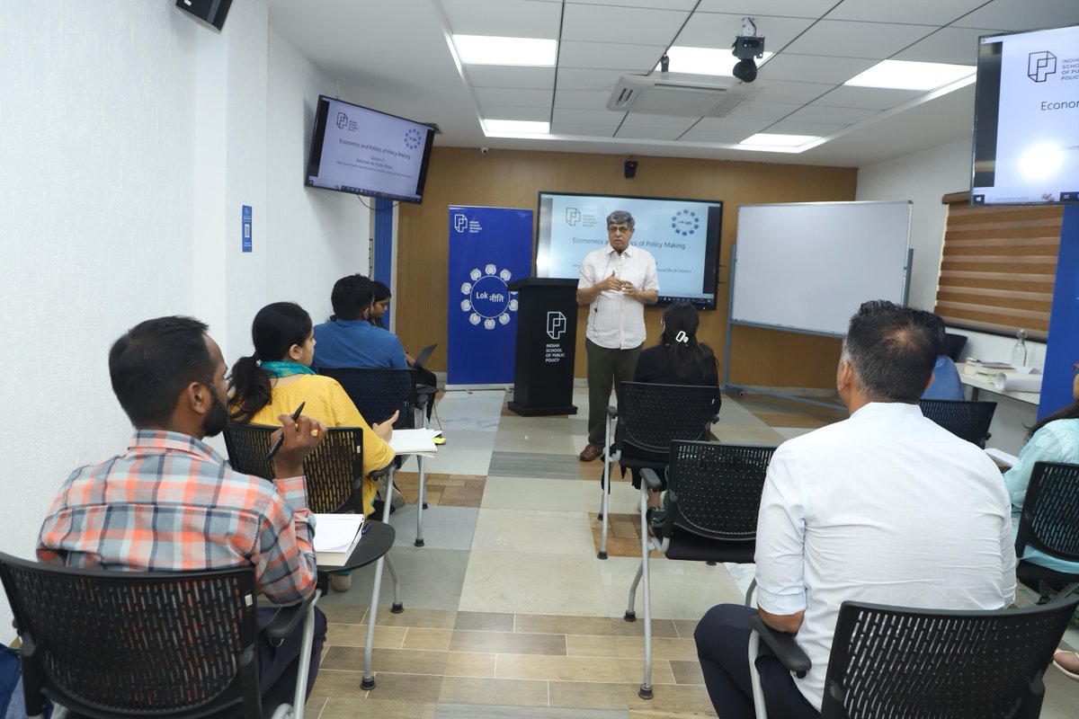 ispp_edu's tweet image. Professor Rajeev Kapoor explained fundamental concepts like Market Failure &amp;amp; Public Choice Theory, providing a strong framework for grasping policy dynamics. (3/6) #PolicyDynamics #Economics