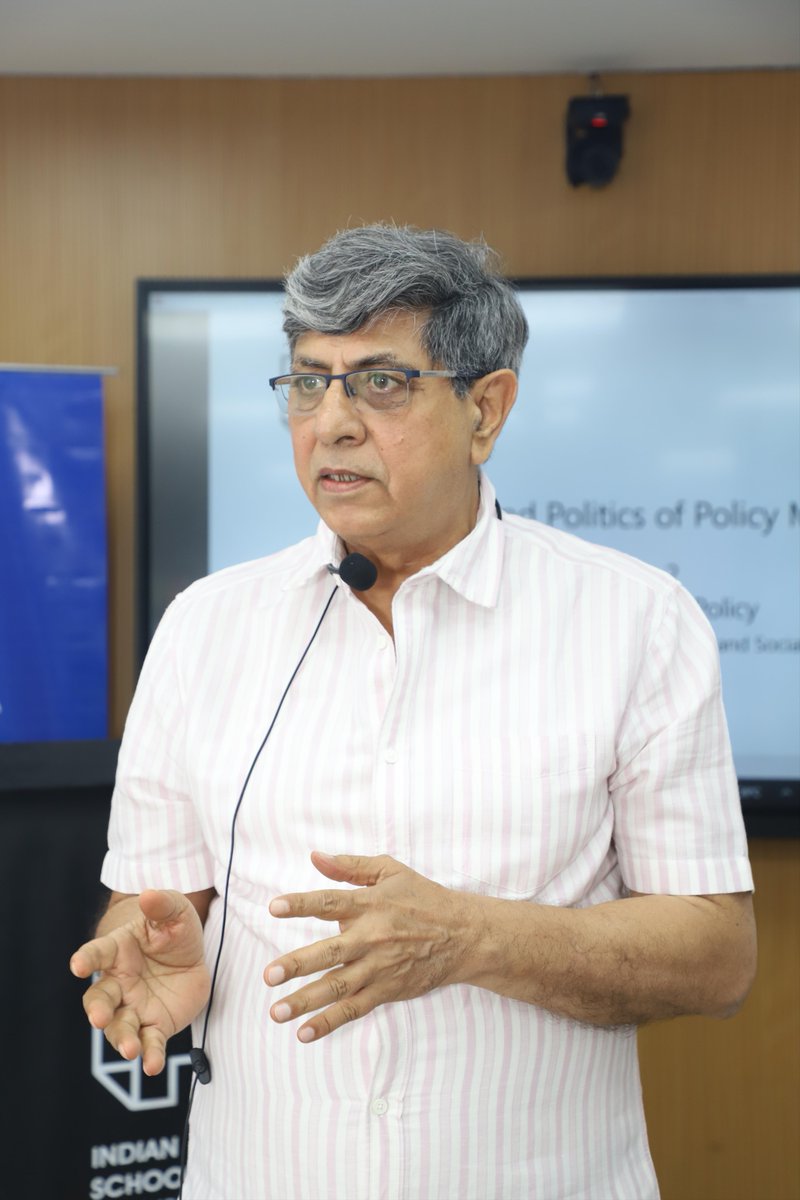 ispp_edu's tweet image. Professor Rajeev Kapoor explained fundamental concepts like Market Failure &amp;amp; Public Choice Theory, providing a strong framework for grasping policy dynamics. (3/6) #PolicyDynamics #Economics