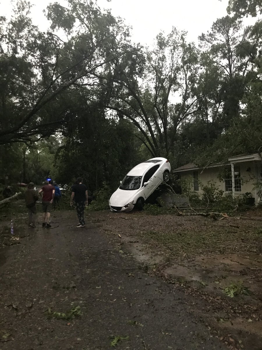 Strong tornados ripped through Tallahassee early this morning, leaving behind significant damage in some neighborhoods. wtxl.com/news/local-new…