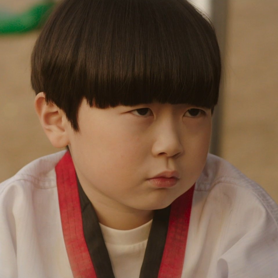 와 미친 ㅜㅜ 이 드라마는 진짜 집단지성이 필요하다 #비밀은없어 #고경표ترجمة المنشور