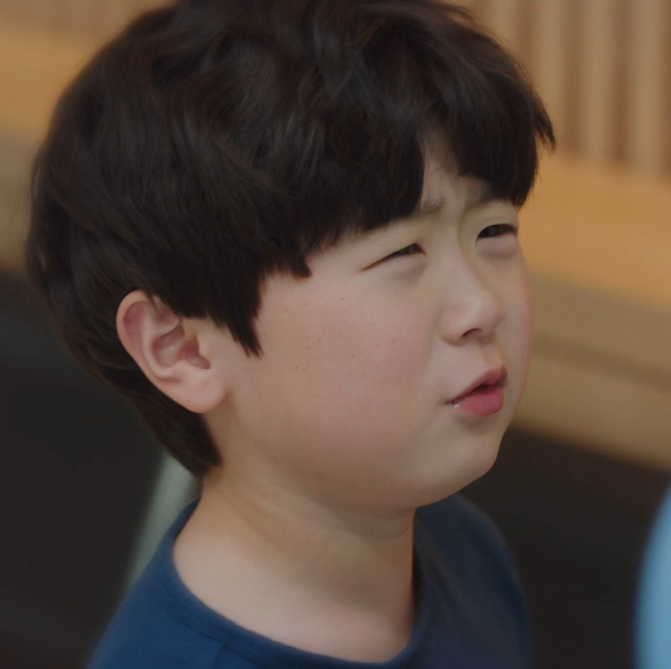 와 미친 ㅜㅜ 이 드라마는 진짜 집단지성이 필요하다 #비밀은없어 #고경표ترجمة المنشور