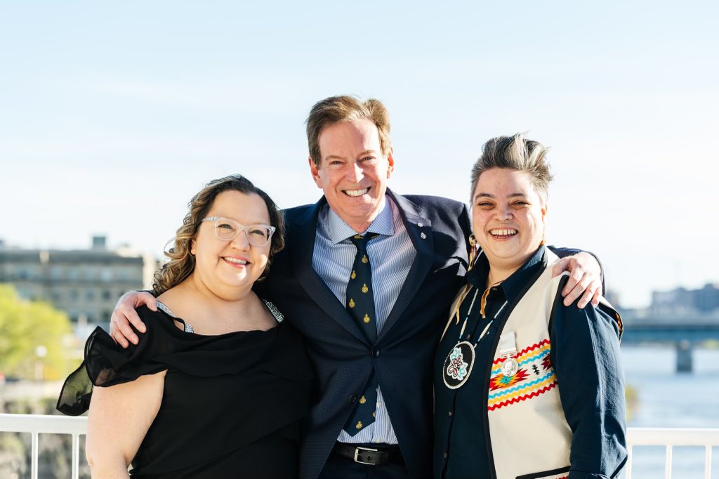 The U.K. based Shackleton medal for the protection of polar regions goes to @valeriecourtois who leads a network of 1,500 Indigenous Guardians protecting Arctic and SubArctic regions. Congrats from @RCGS_SGRC @JohnGGeiger and @AFN_Updates Cindy Woodhouse! youtu.be/Kb_KGNARNZE?si…