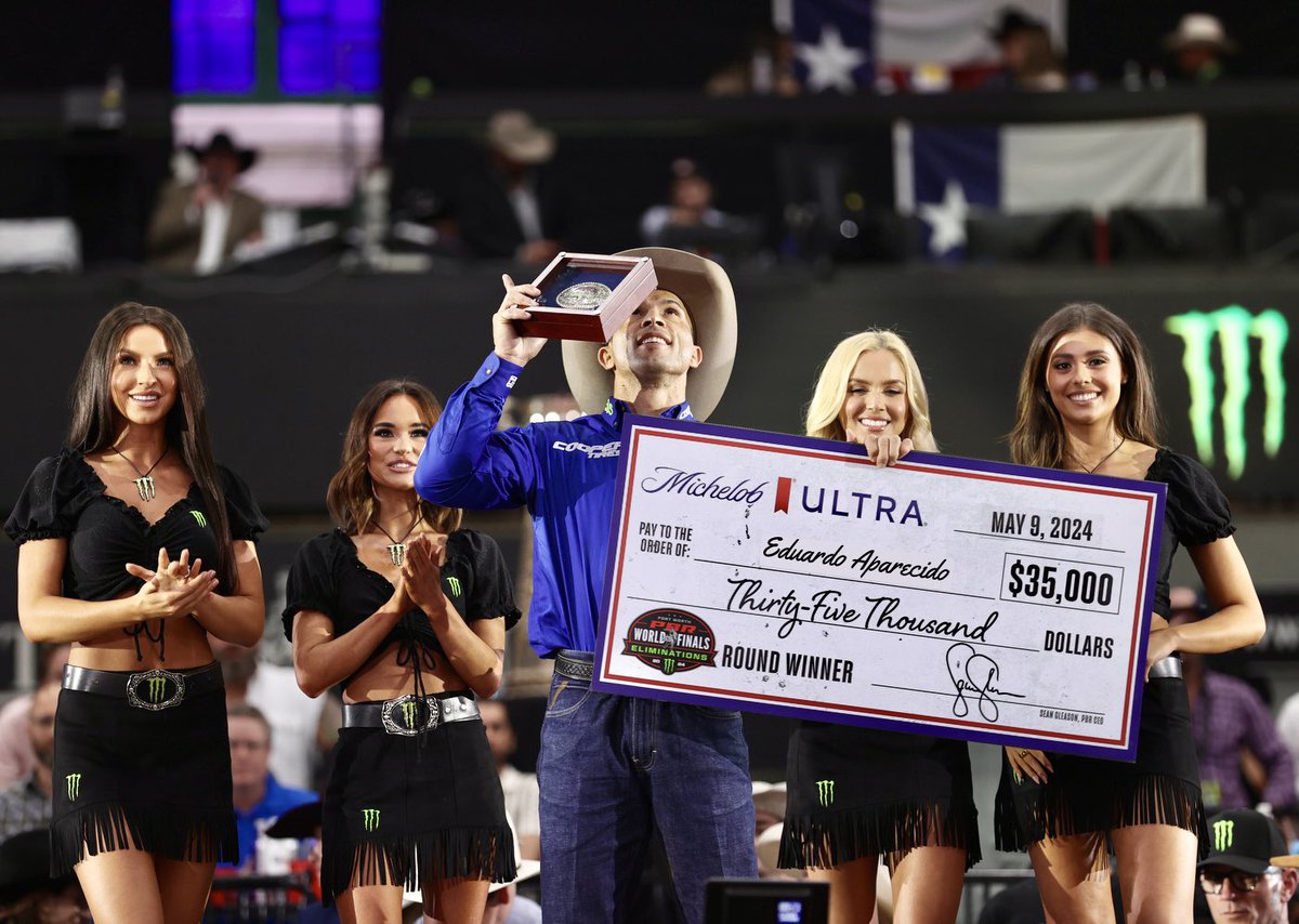 Eduardo Aparecido 🌟WINS🌟 round 1 of @PBR Eliminations at @cowtowncoliseum. He is now the #2 ranked bull rider in the world!🌎