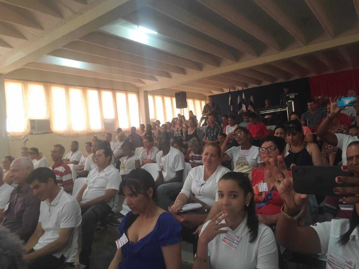 En Desarrollo: Inicia la Conferencia 22 Congreso de la Central de Trabajadores de Cuba en Sandino Pinar del Río con un monólogo interpretado por Luis Antonio Tumbeiro 'Giñapo'. 
#CulturaSandino 
#ProgramacionSandino 
#PorCubaJuntosCreamos
