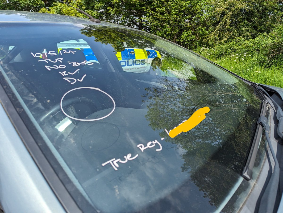 PsEarle and PsMaris located this Ford Mondeo on false plates near Buckingham.

The vehicle has been recovered and the driver reported for driving offences. 

#NotOnOurPatch
#NoDocsWearThickSocks