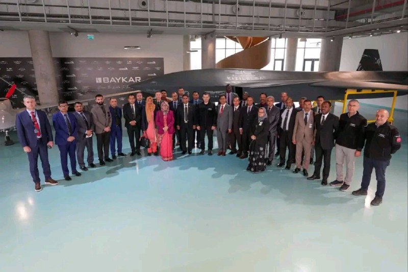 🇧🇩🤝🇹🇷Bangladeş Milli Savunma Koleji'nden subaylar ve generalleri içeren bir heyet, Özdemir Bayraktar Milli Teknoloji Merkezi'ni ziyaret etti.