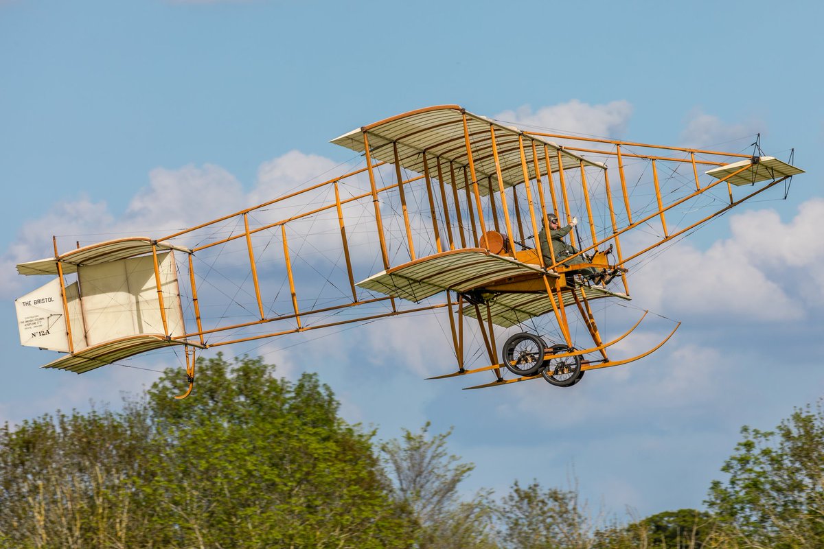 A highlight of Shuttleworth Airshows are the wonderful Edwardians - Stu ‘Spinkers’ Goldspink this time at the controls of the Bristol Boxkite replica at the Season Premier: King & Country Airshow on Sunday May 7th 2023…⁦@ShuttleworthTru⁩ ⁦@svas_oldwarden⁩ #Boxkite