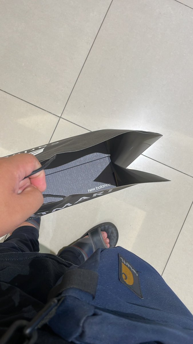 gebian_n's tweet photo. inilah akibat kalau jalan sendiri https://t.co/VJTGdJdwi0