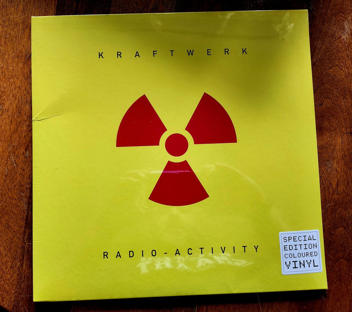 Mail day! Picked up some German Electronic on Amazon a few days ago. Should be some good spins later today... 🤘🎶💿

#vinyl #vinylcollection #vinylcollector #vinylcollectors #vinylrecord #vinylrecords #record #recordcollection #recordcollector #kraftwerk #radioactivity