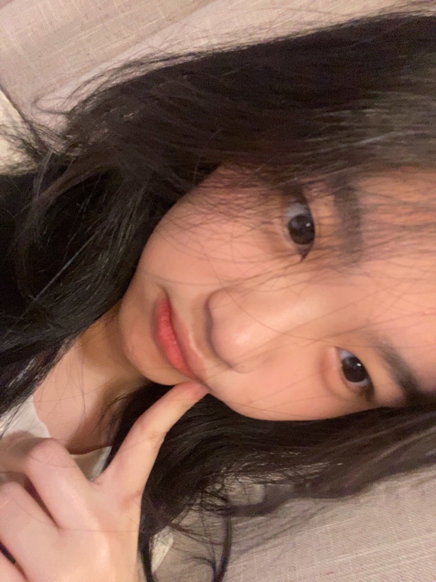terimakasihhh banyak untuk showroomnyaaa, maaf tadi gak bisa  baca satu satuuu huhuuhuuu t___t selamat beristirahat semuaa, rest well😴😴❤️