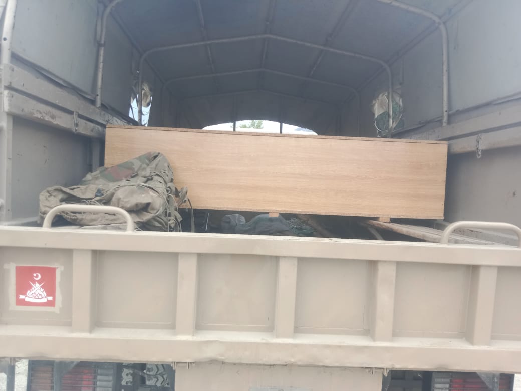 *مورخہ 10مئی 2024* 

سپاہی احسان‌الله 202 ونگ MR کلاٹاپ پوسٹ پر سنائپر کی گولی لگنے سے شهادت کے اعلیٰ مرتبے پر فائز ہوگئے 
اللّٰہ تعالی شهید کو جنت‌الفردوس میں اعلیٰ مقام عطا فرمائے اور لواحقین کو صبرجمیل عطاء فرمائے آمین
🇵🇰✨