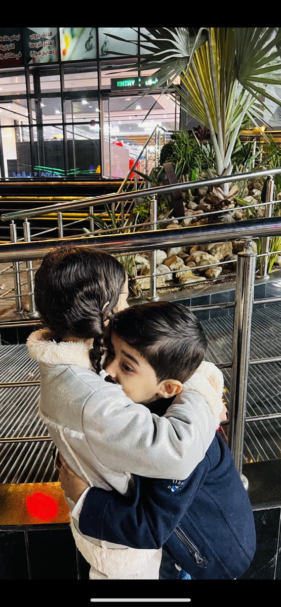 أعرف هذا الحضن جيدًا ..
أحفظه بقلبي قبل عيني ..

لم يكن يمر يوم دون أن يتذكرا هذا الحضن ،
كانا يقدسا أخوتهما كما لم يقدسها أحد..

كأنها أخوة من الخيال .. بل من الجنة ..
كنت أحظى بملاكين من الجنة ! 

قتلتهم صواريخ  إسرائيل الغادرة الحقيرة .. 
وأبقتني ألعنها في كل يوم..