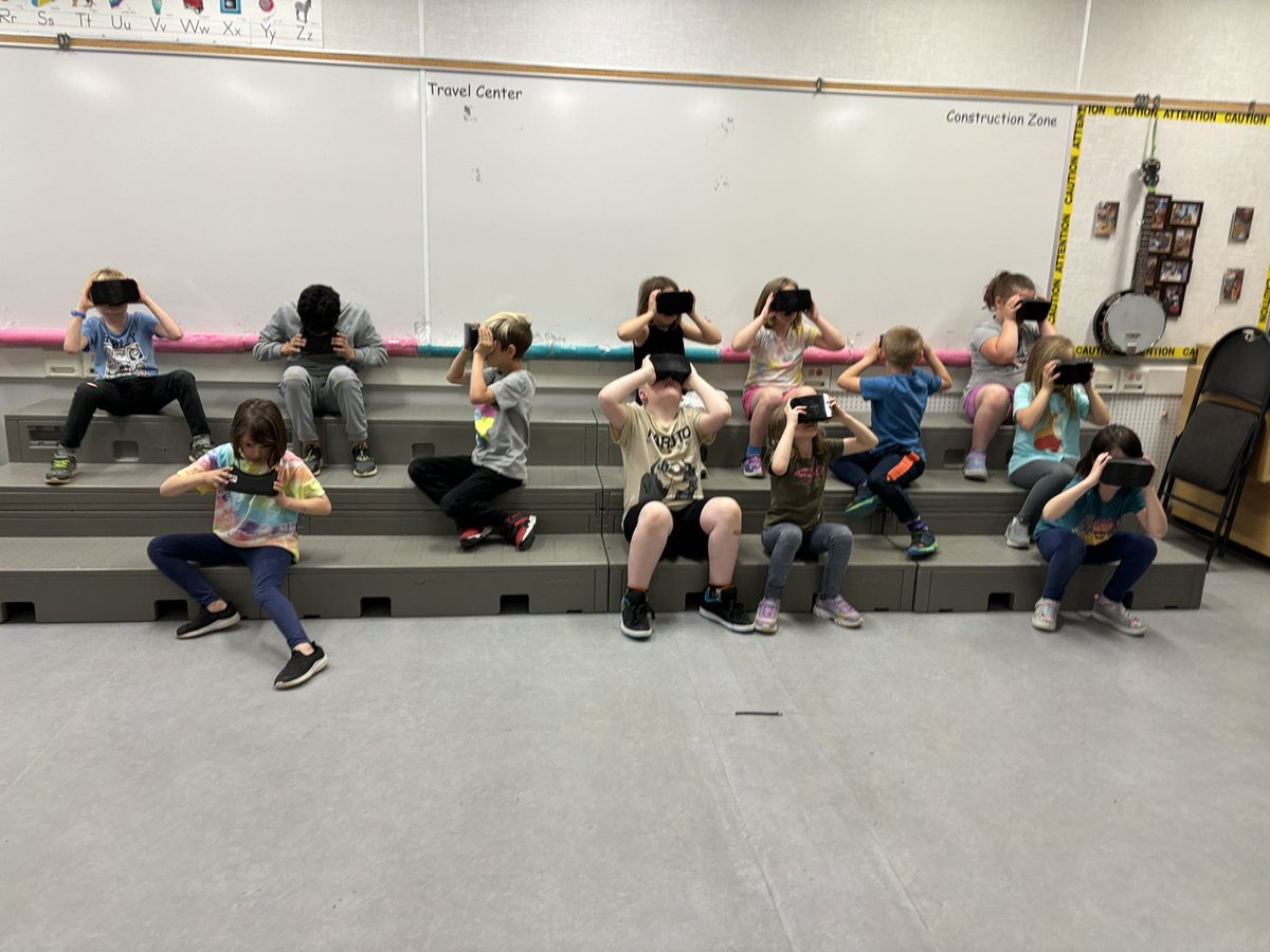 MrsKannekens's tweet photo. Social Studies comes to life for the grade 2 classes at @IFCoxSchool  in @PrairRoseSD8 as we take a #VR tour to the North and Atlantic regions of Canada #myprps https://t.co/BTNm6i7PMD