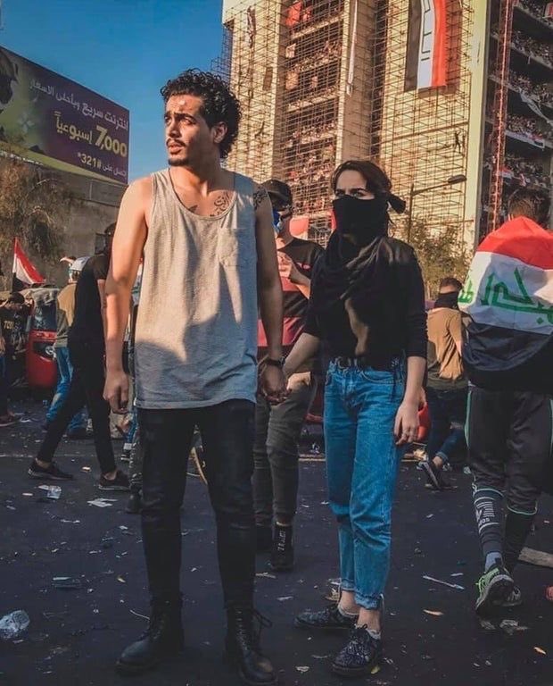 _15wd_'s tweet photo. وَطنيٌ انا الى حَدً مُعين 
مِن حقك ان تُدافع عن وطنك 
لَكن ، ليس من حقك ان تَموت مِن أجل وطنك 
قاتل الى أن تُقتل .. مُمكن 
لَكن، ان تقتل نفسك مع سبق الأصرار و الترصد 
فَهذا جِنون ، 
وليد مروان / هويات متناقضة https://t.co/mmmfmHWXBR