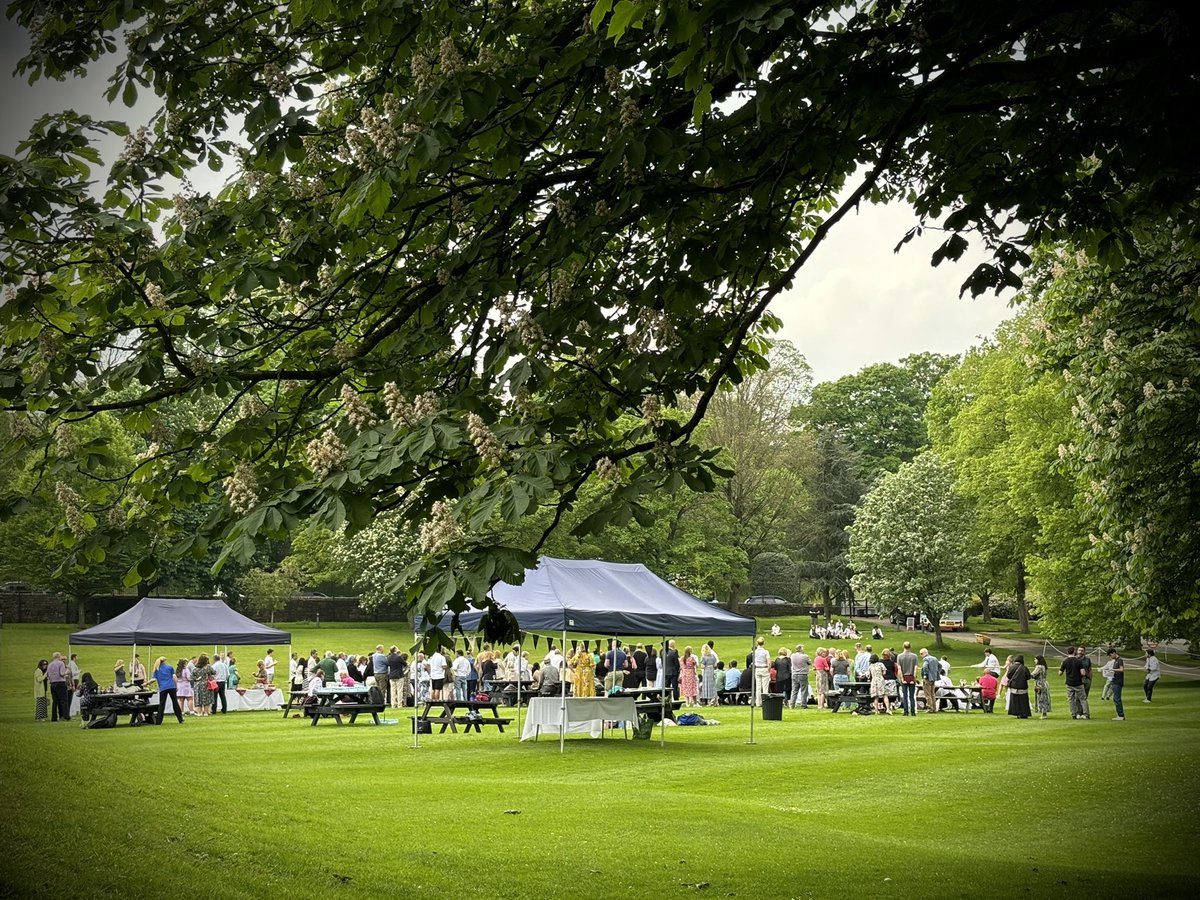 Year 13, upper sixth, leavers’ lunch with parents @BradfordGrammar always a grand day for a terrific cohort of young people - a fun occasion, but a bittersweet one too #HocAge