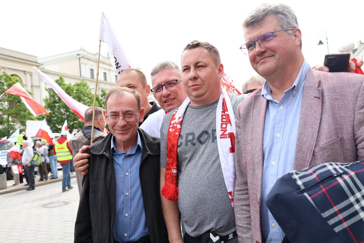 Polska mówi dziś twarde NIE Zielonemu Ładowi. Wielka patriotyczna demonstracja Polaków na ulicach Warszawy. Dziękuję za wszystkie spotkania i rozmowy! Razem mamy siłę! Razem zwyciężymy!