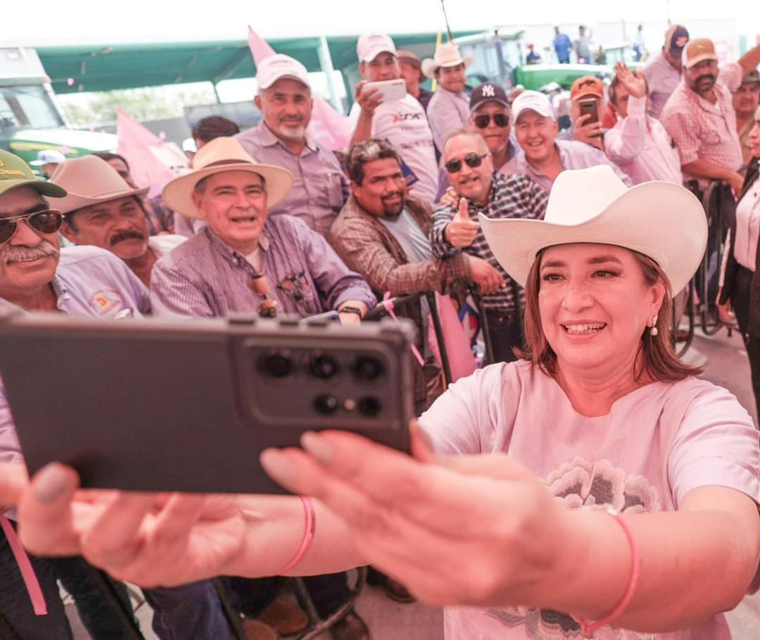 Está cabrón el calor, pero está más cabrón aguantar a Morena otros seis años”, dice Xóchitl Gálvez en #Tamaulipas. 💪🏻💪🏻

#LasCosasComoSon
#SinMiedoALaVerdad 🤞🏻🩷
❤️💙💛