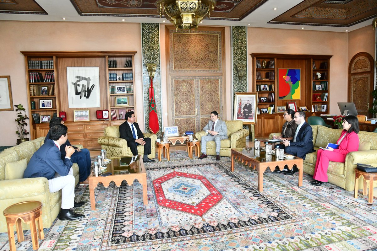 M. Nasser Bourita a reçu, aujourd’hui à Rabat, le Gouverneur de la région de Piura au Pérou, M. Luis Ernesto Neyra León.