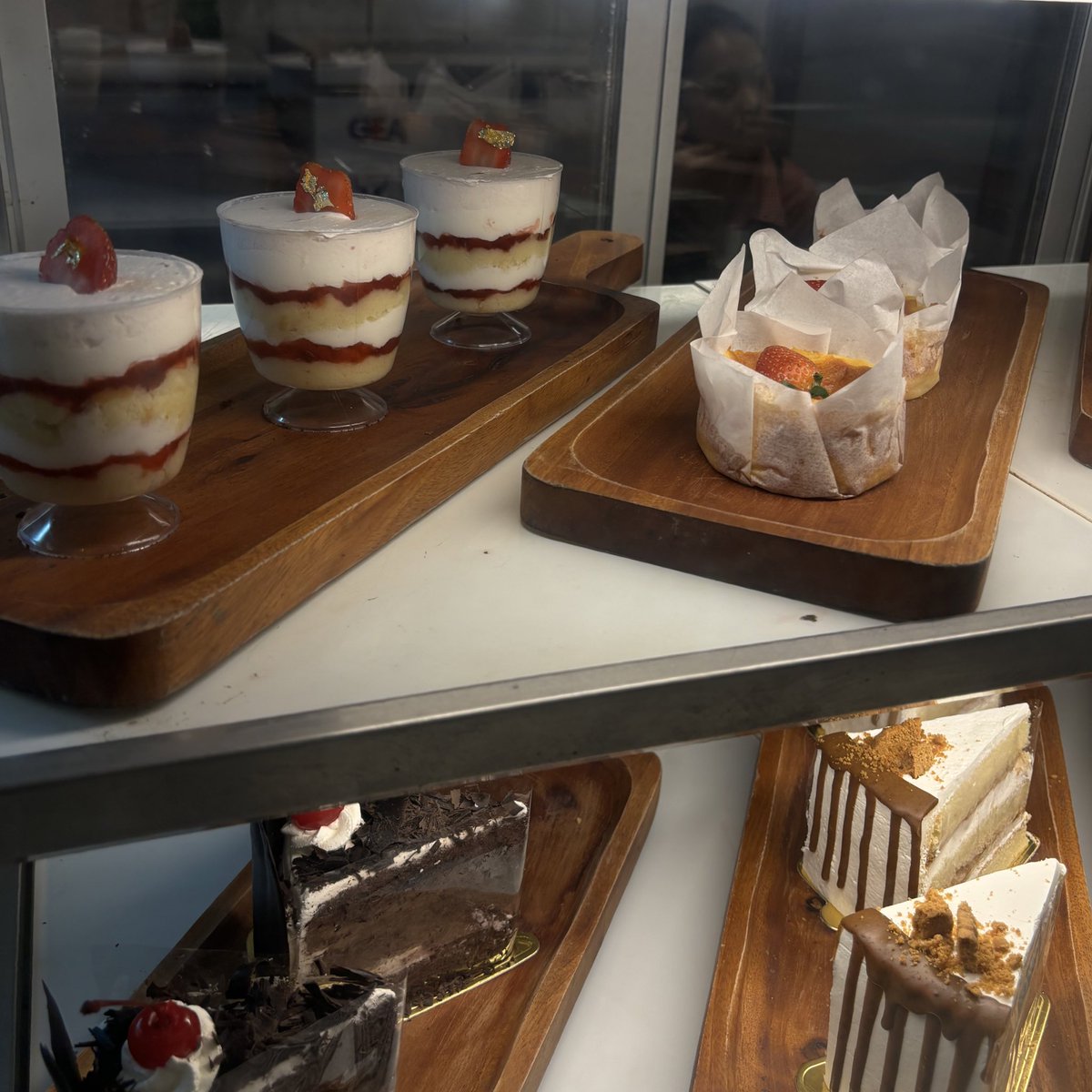 tried making some new things for the café.    💥