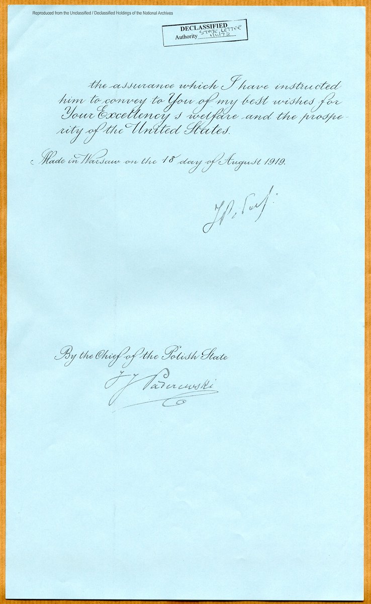 15 V 1920 - Kazimierz Lubomirski, poseł Polski złożył w Waszyngtonie listy uwierzytelniające na ręce prezydenta Stanów Zjednoczonych Woodrow Wilsona. Poniżej kopia z oryginału listów z amerykańskiego National Archives oraz zdjęcie posła przed gmachem Poselstwa RP.