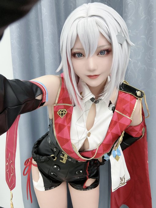 コスプレイヤーくれのTwitter画像16