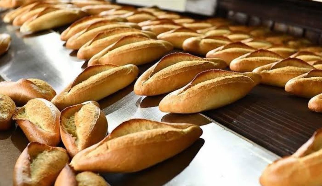 Ekmek Üreticileri Sendikası Başkanı Cihan Kolivar: 

“İstanbul'da ekmek en az 15 TL olmalı.”

Sizce ne kadar olmalı?#ÖğretmenTekYörek #BayerLeverkusen #Ülküocakları #Suriyeli #HalukLevent #EREGL #MüdürYardımcısı #SinanAteş #Borsa #EceÜner