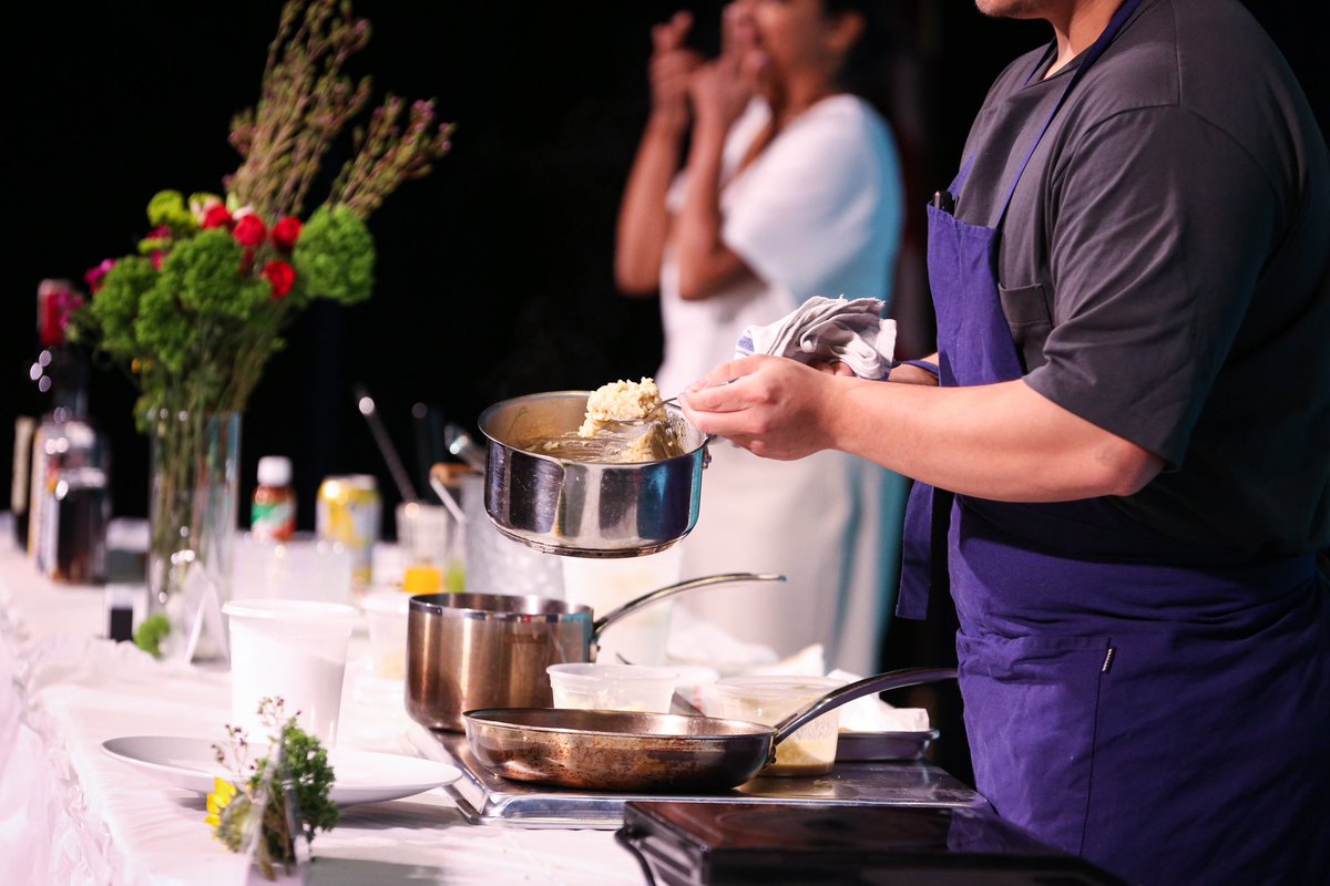 dcmoapia's tweet photo. We’re still thinking about our #Foodelicious Night and I hope you are too! 🥟🍸🎉💜
Visit https://t.co/iqcYwRuP4X for our next event 😜
Have an egg-cellent day! 🎉#BeDowntown https://t.co/XRXsFwRflk