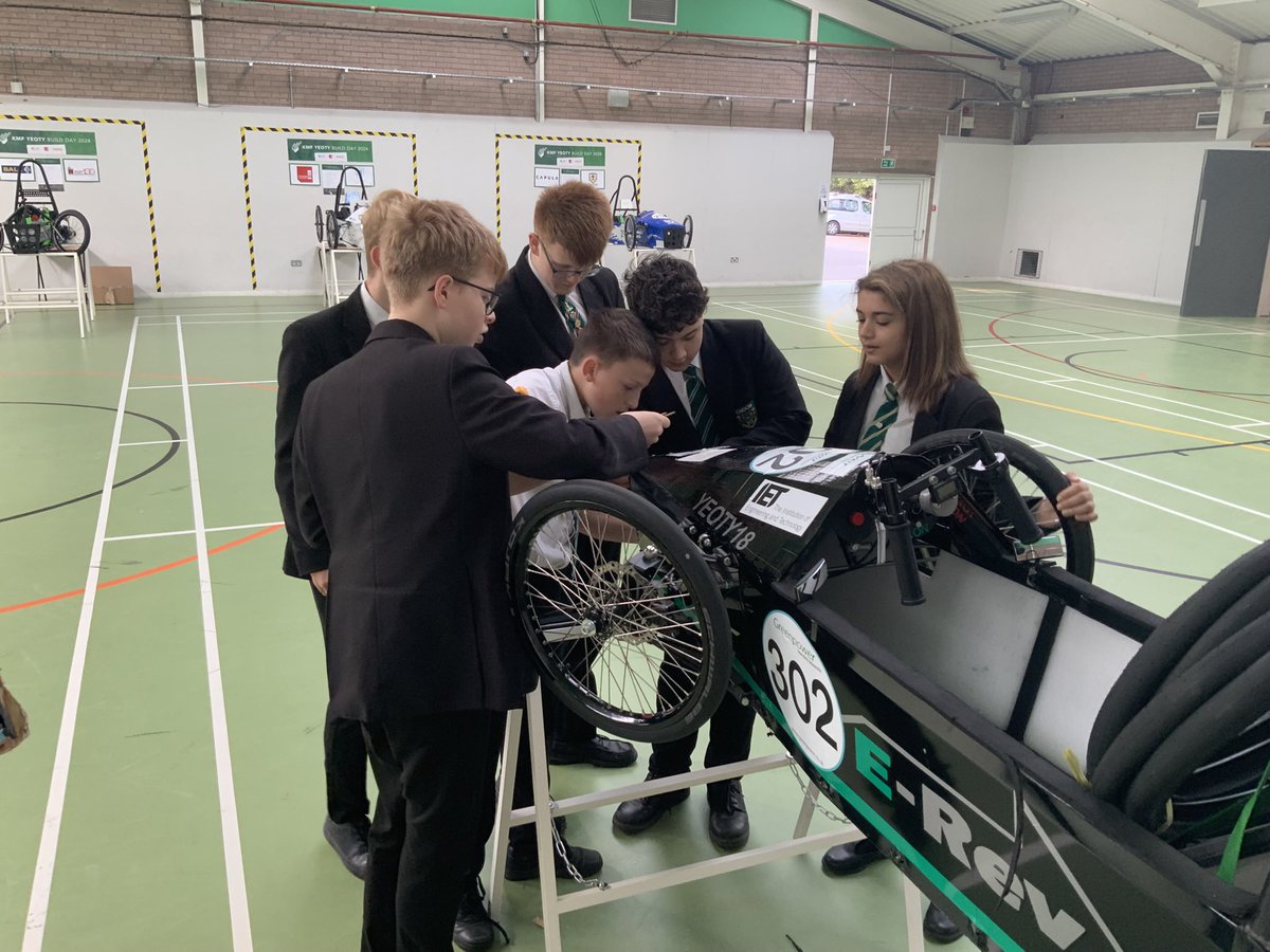 EHSDesignTech's tweet image. Our Young Engineers had an amazing day out at @SOTCollege for the build day for this years #YEOTY program from @KMF. Meeting sponsors @NSCGNewcastle building our car and even meeting Spot! @BostonDynamics finest robot dog with @MelvinPenwill