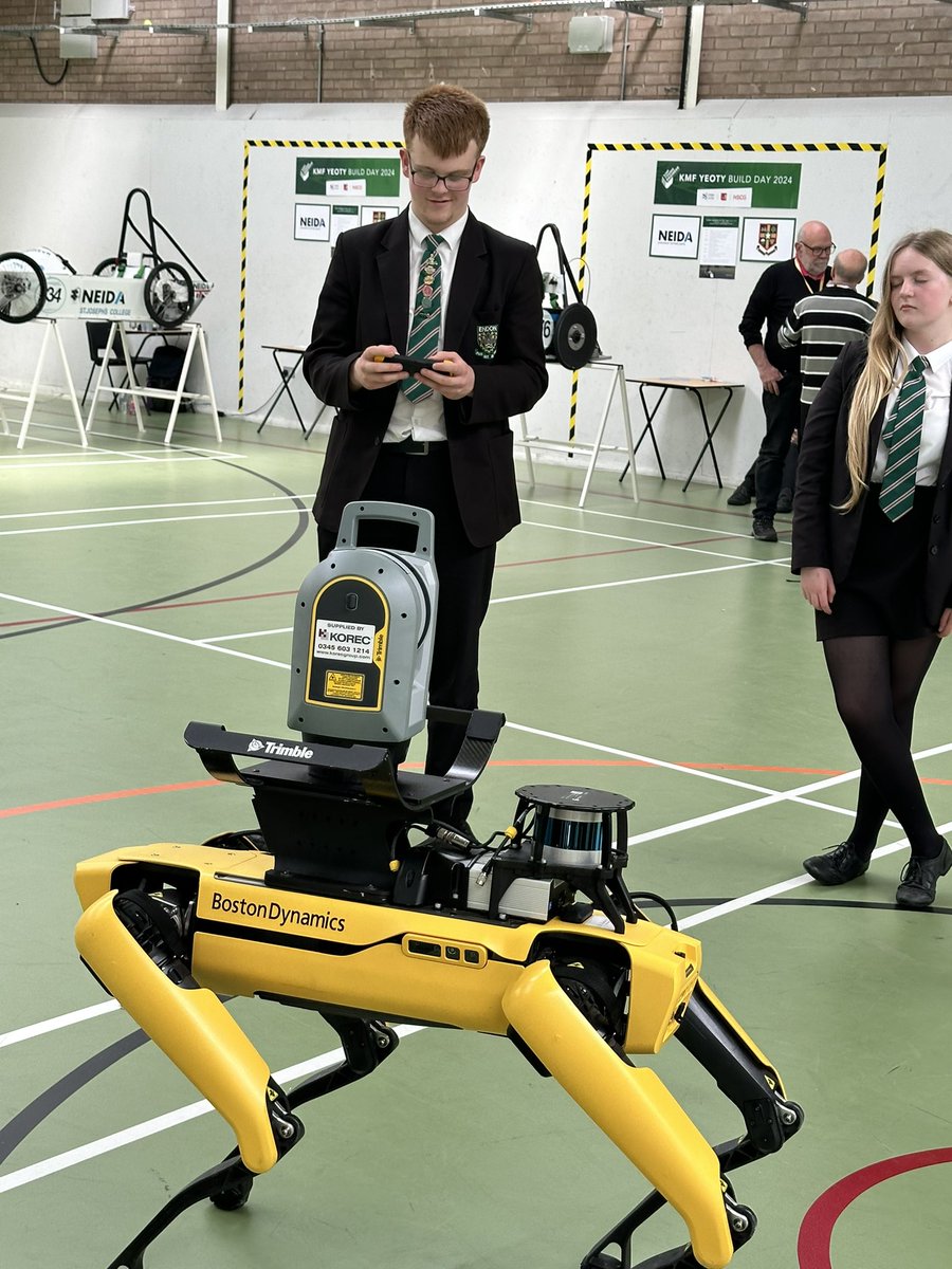 EHSDesignTech's tweet image. Our Young Engineers had an amazing day out at @SOTCollege for the build day for this years #YEOTY program from @KMF. Meeting sponsors @NSCGNewcastle building our car and even meeting Spot! @BostonDynamics finest robot dog with @MelvinPenwill