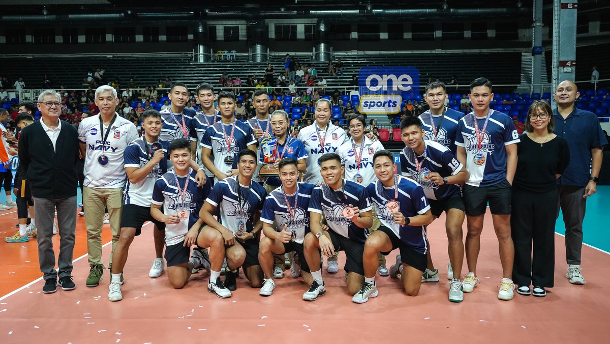 WHAT A CONFERENCE! 🏐 After a league full of intense taraflex action, grit, and sportsmanship, here are your podium finishers at the 2024 Spikers' Turf Open Conference: 🥇 Cignal HD Spikers 🥈 Criss Cross King Crunchers 🥉 PGJC-Navy Sea Lions #SpikersTurf 📸 RM Chua