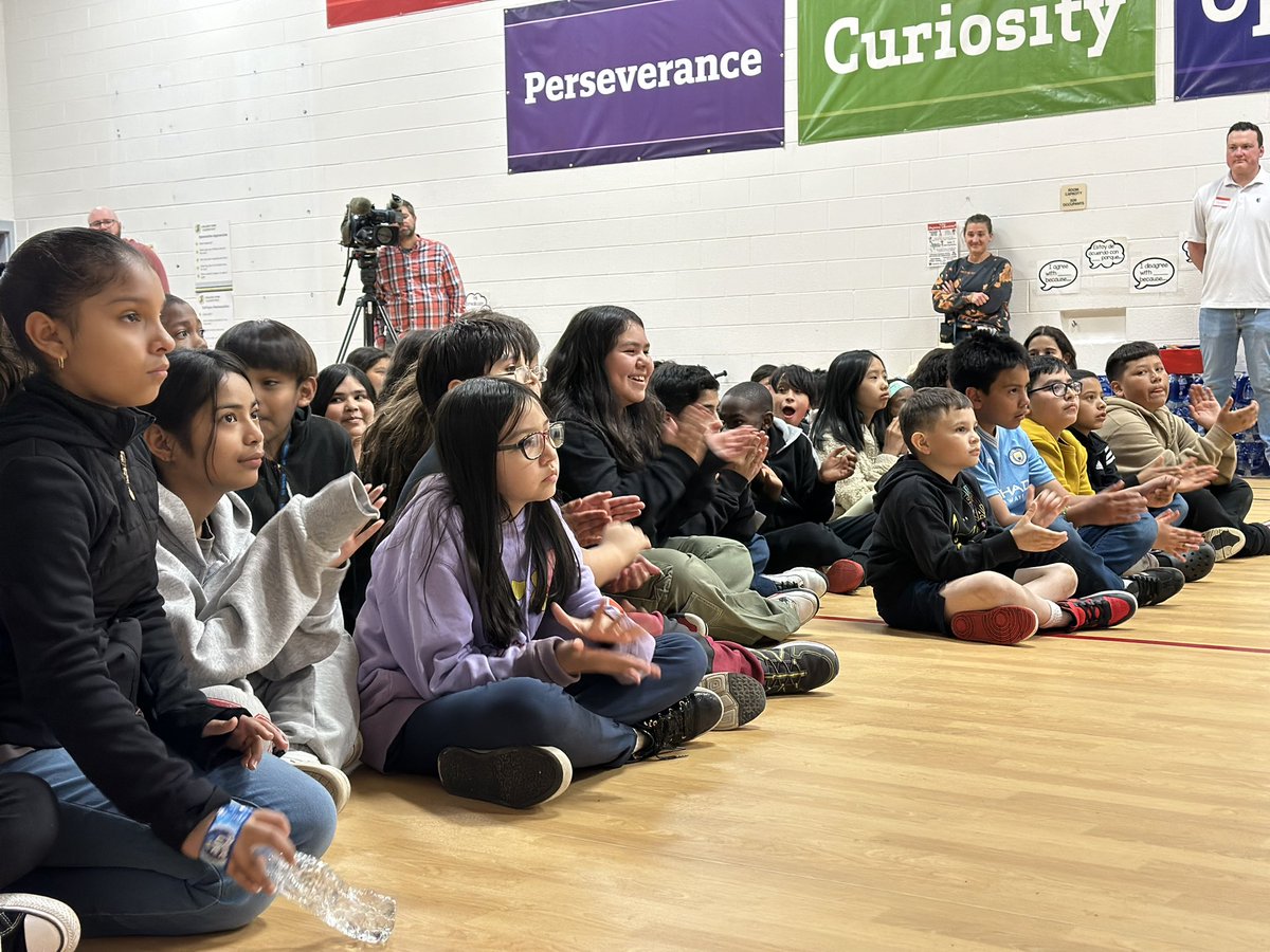 Dreambuilders (@dreambuilders_1) on Twitter photo Had a great day at College View Elementary in Denver with #BroncosCountry DE <a href="/TheZALLEN44/">Zach Allen</a> handing out new bikes and helmets to all the 5th graders with <a href="/UHC/">UnitedHealthcare</a>. Had a great day at College View Elementary in Denver with #BroncosCountry DE <a href="/TheZALLEN44/">Zach Allen</a> handing out new bikes and helmets to all the 5th graders with <a href="/UHC/">UnitedHealthcare</a>.