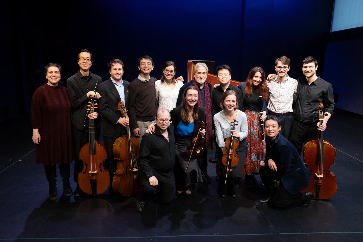 Last month Jordi Savall visited Juilliard Historical Performance students for an exciting master class. Take a look at photos by Claudio Papapietro, and visit bit.ly/4dyONQS to catch Historical Performance at the Metropolitan Museum of Art’s “date nights” this weekend.