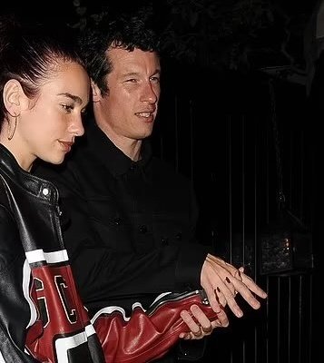 thinkerllum's tweet image. the hands