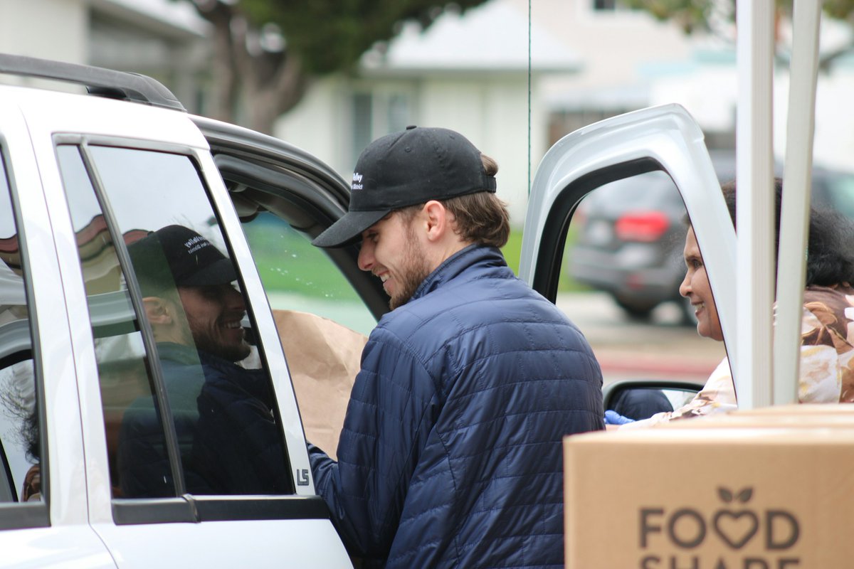 For those in need in our community, food distribution services are available Fridays from 11 am to 1 pm at the Community Center Side Parking Lot, 1605 E. Burnley St., Camarillo

INFO: pvrpd.org/food-distribut…

(A partnership between City of Camarillo & FoodShare Ventura County)