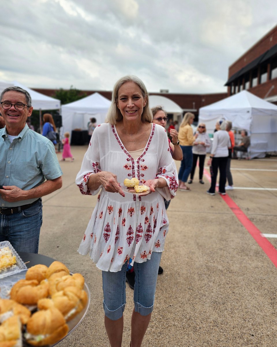 TheCraftGuild's tweet image. Opening reception was an absolute ball!! A big thanks to everyone who made the night so special. Day two has arrived, and art is in the air!!🤗🏺
#CraftGuildofDallas #SpringShow2024