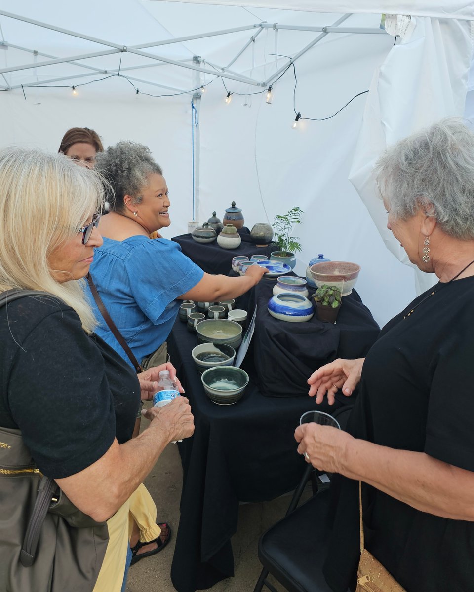 TheCraftGuild's tweet image. Opening reception was an absolute ball!! A big thanks to everyone who made the night so special. Day two has arrived, and art is in the air!!🤗🏺
#CraftGuildofDallas #SpringShow2024