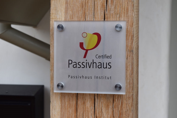 By building his home to #Passivhaus standard @BenAdamSmith has enjoyed these benefits and more:

- A draught-free property
- Even temperatures throughout
- Low heating bills
- No damp or condensation
- A quiet house
- Constant fresh air 

houseplanninghelp.com/hph336-bens-pa…